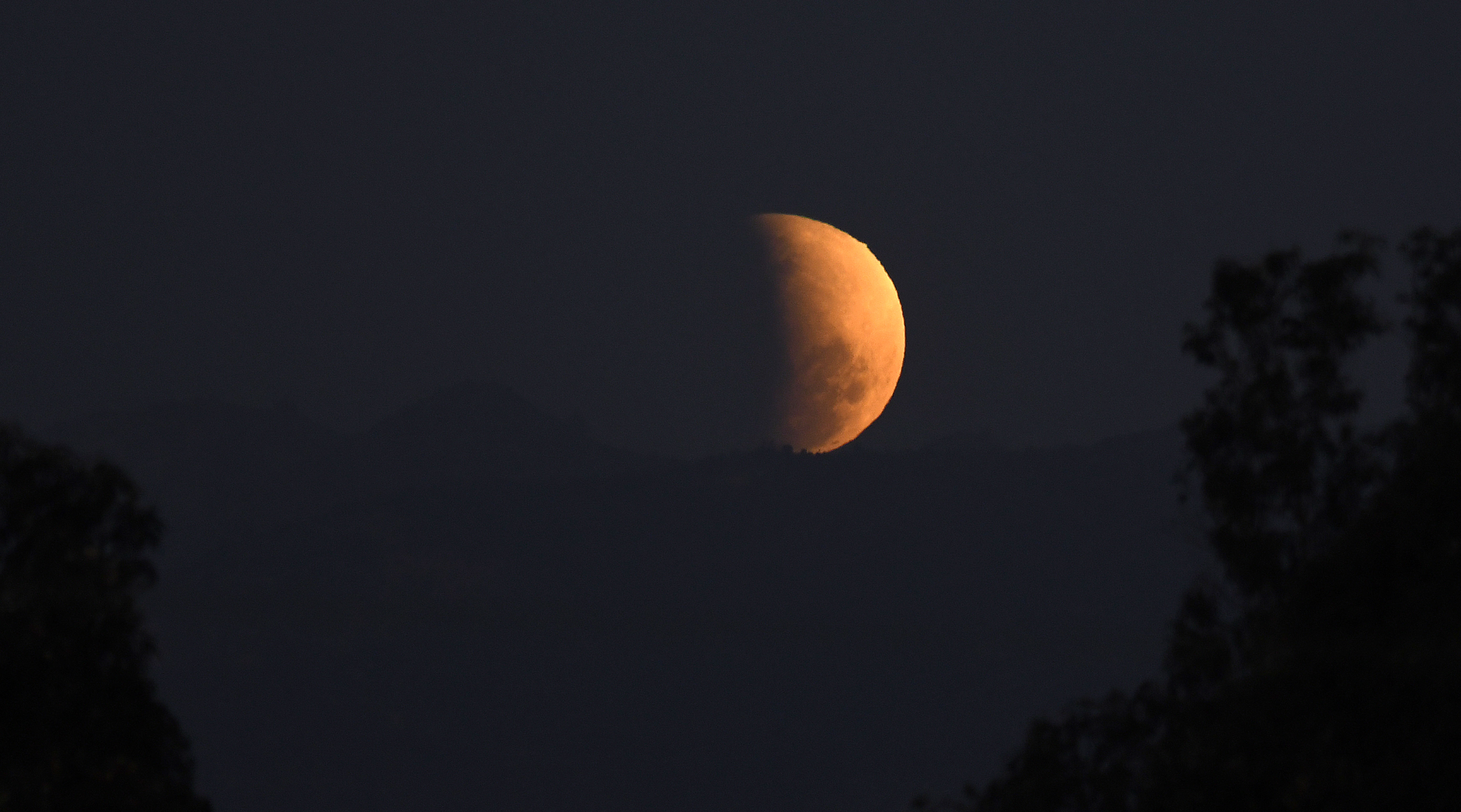 Así se vio el eclipse lunar en Chile y en el resto del mundo